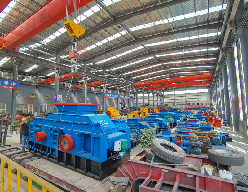  鵝卵石對輥制砂機多少錢一臺？