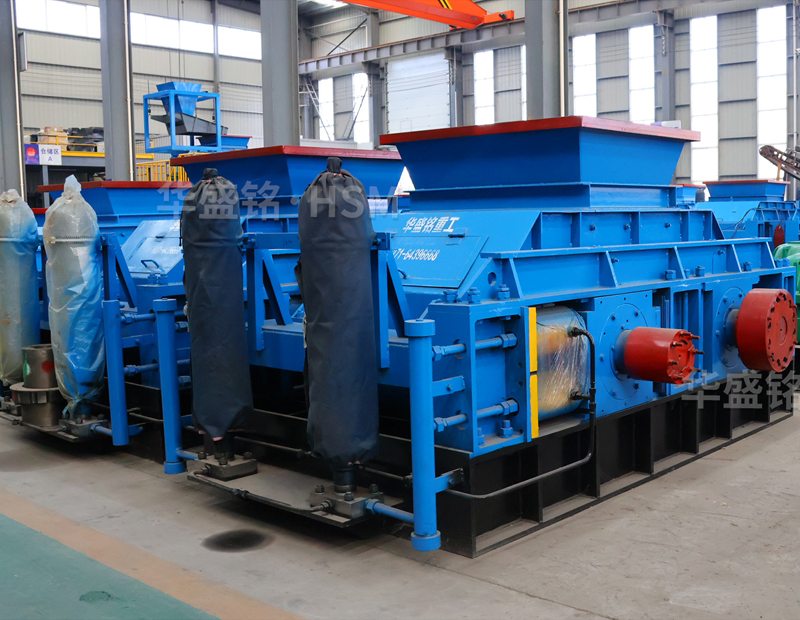 一小時100噸的花崗巖對輥制砂機(jī)多少錢?